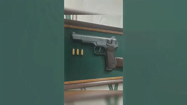 подарочное панно  пистолет Стечкина  с кабурой. цена 9000т