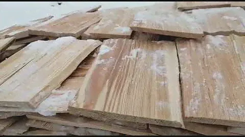 Погрузка колотого шинделя.
